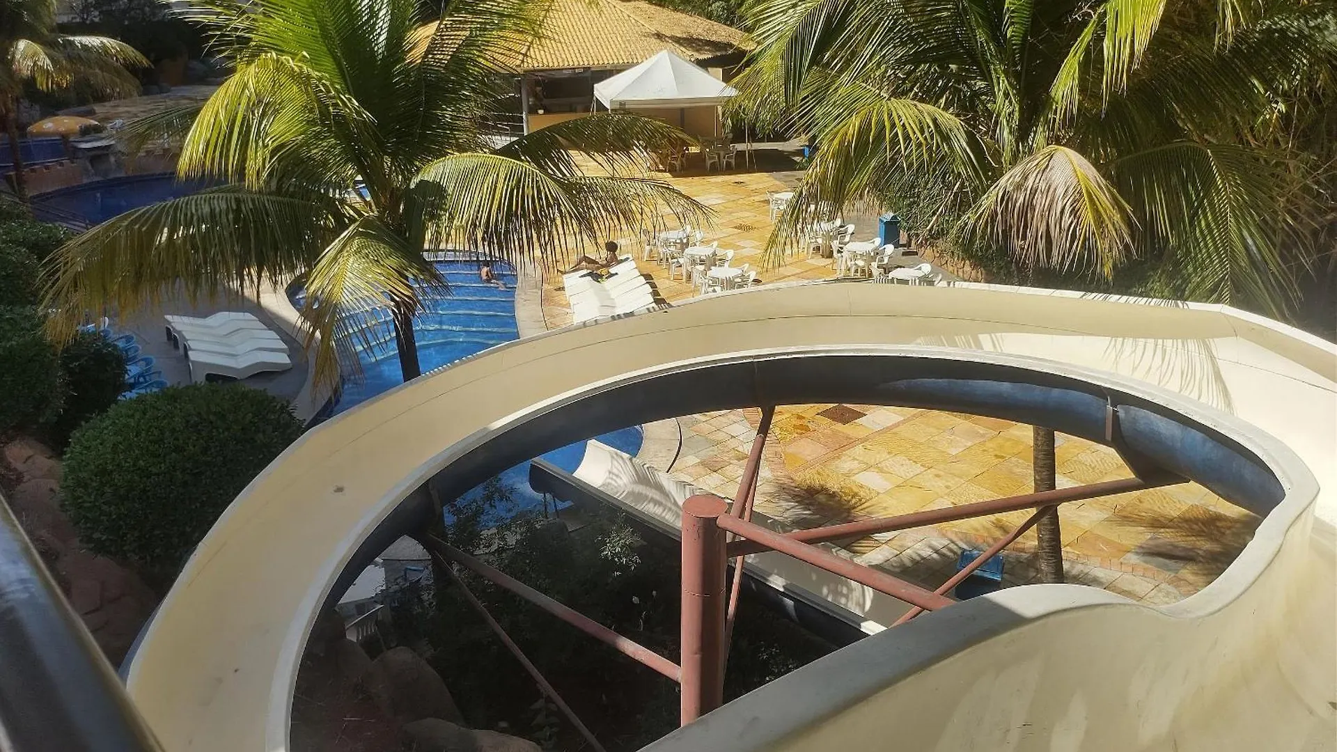 Suites Golden Dolphin Roberto Imoveis