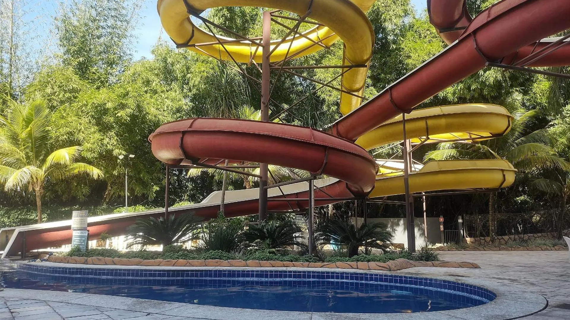 Apartment Suites Golden Dolphin Roberto Imoveis